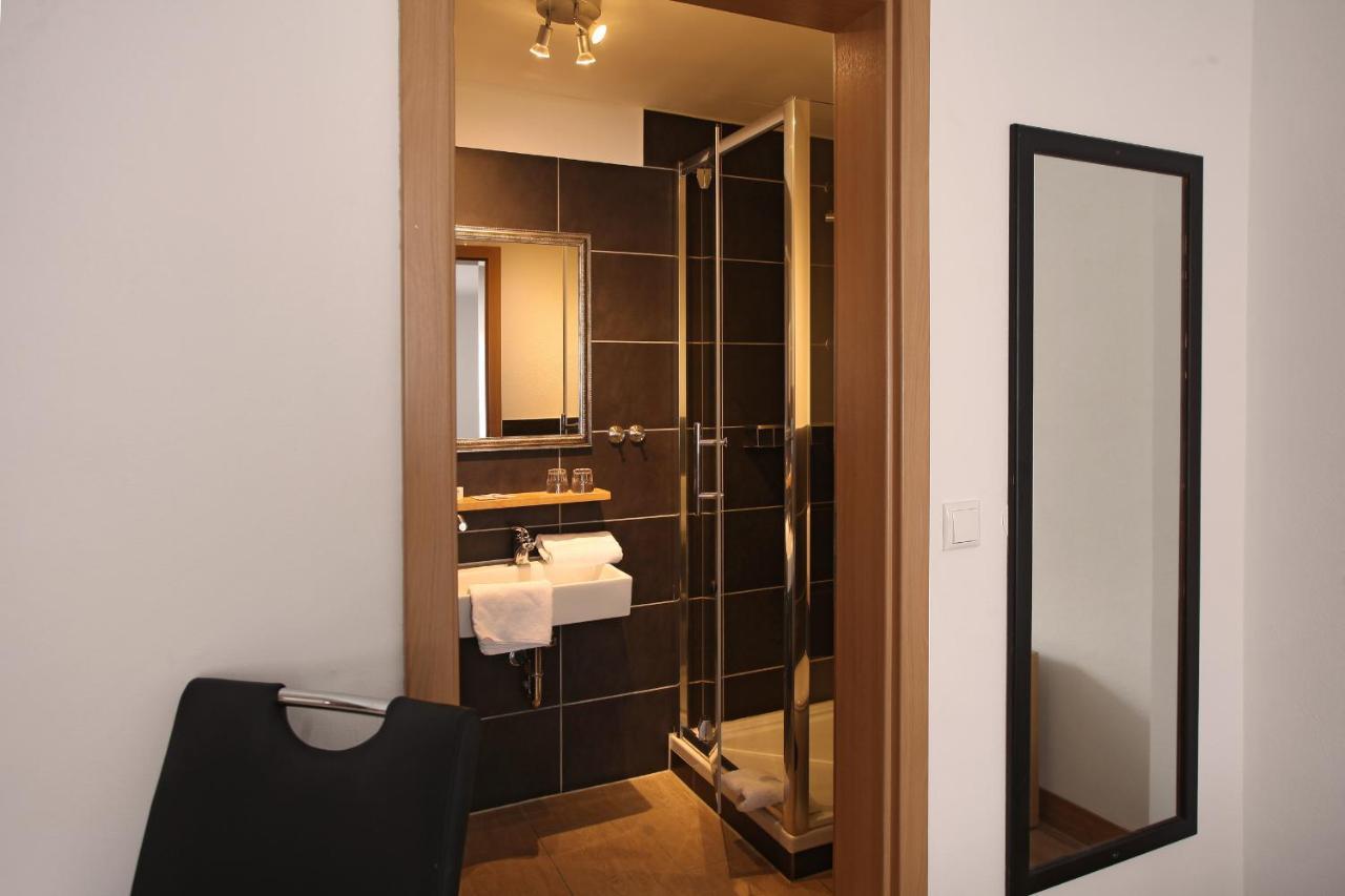 Hotel Gasthof Metzgerei Lamm - Benedikt Rueckel Geiselwind Ngoại thất bức ảnh