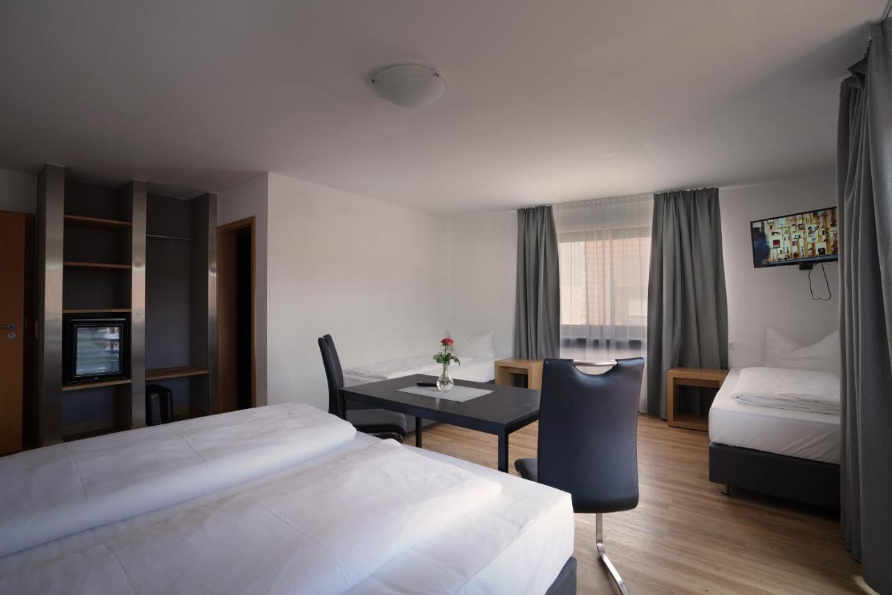 Hotel Gasthof Metzgerei Lamm - Benedikt Rueckel Geiselwind Ngoại thất bức ảnh