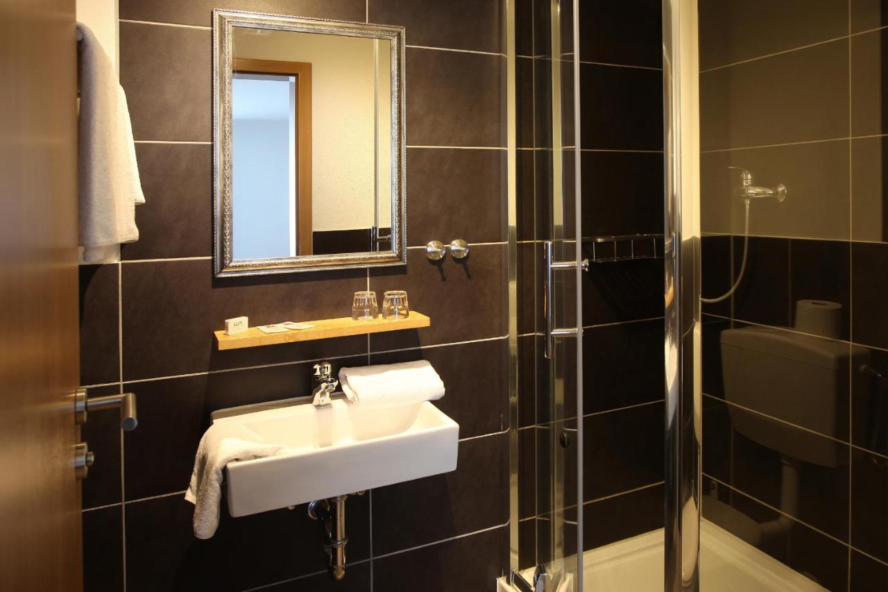 Hotel Gasthof Metzgerei Lamm - Benedikt Rueckel Geiselwind Ngoại thất bức ảnh