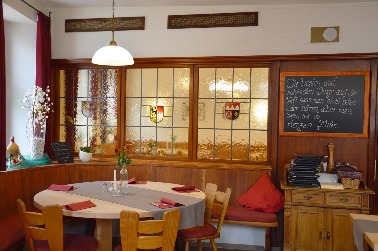 Hotel Gasthof Metzgerei Lamm - Benedikt Rueckel Geiselwind Ngoại thất bức ảnh